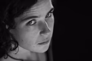 Dans le regard