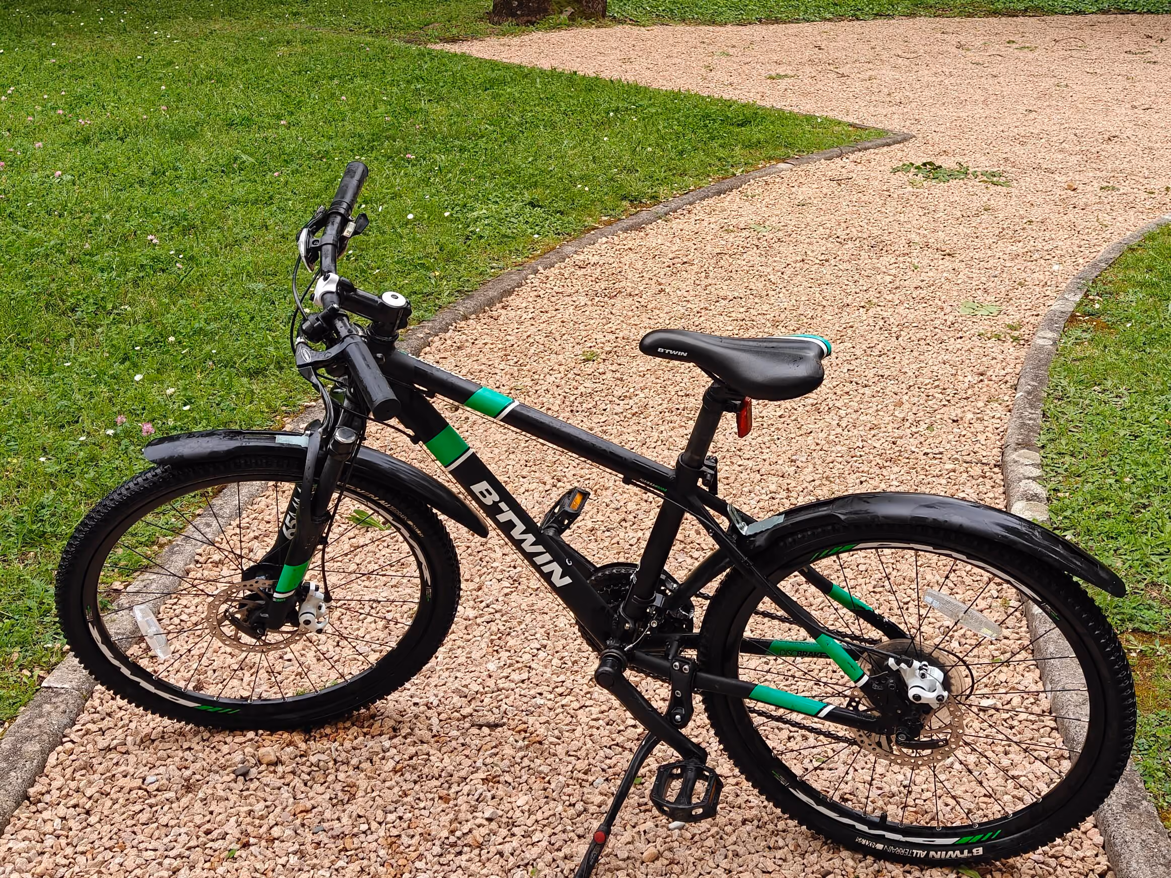 Vélo tout terrain enfant noir et vert