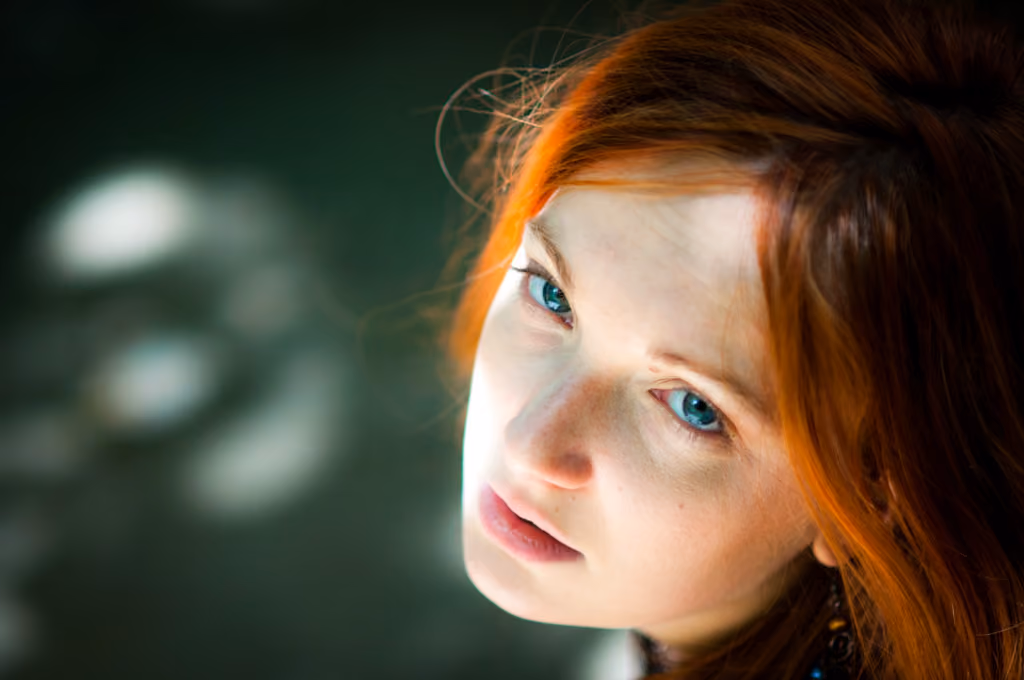 Regard serré (5855)