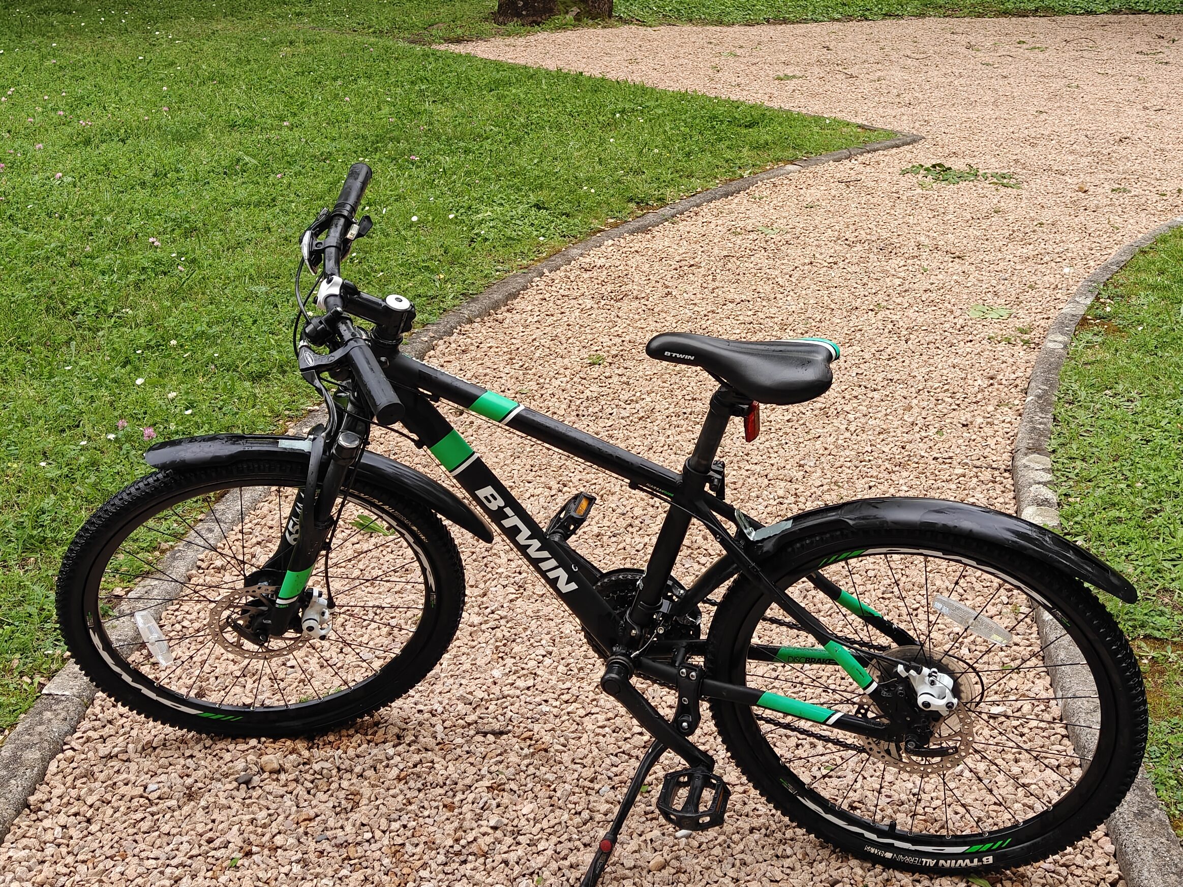 Vélo tout terrain enfant noir et vert